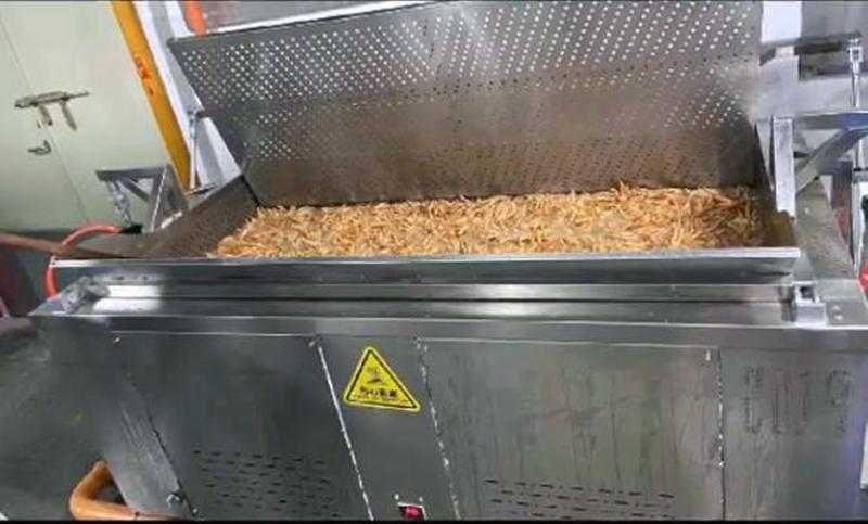 菠萝蜜油炸机选源头工厂，果蔬脆生产线更靠谱？(1)